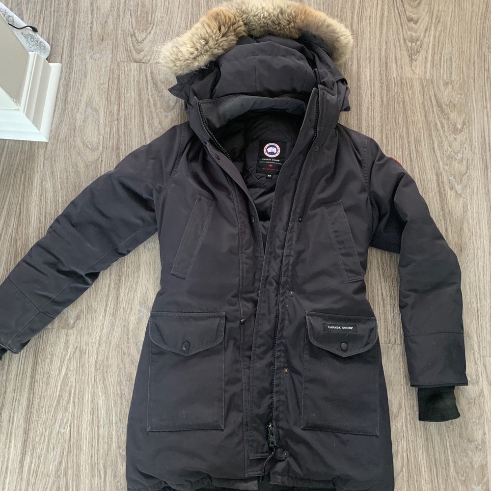 Canada Goose women’s winter jacket. Size small